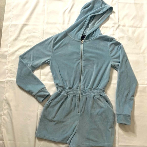 Rue 21 Women’s Light Blue Long Sleeve Hooded Velour Romper Play Set Sz‎ M - Picture 1 of 6